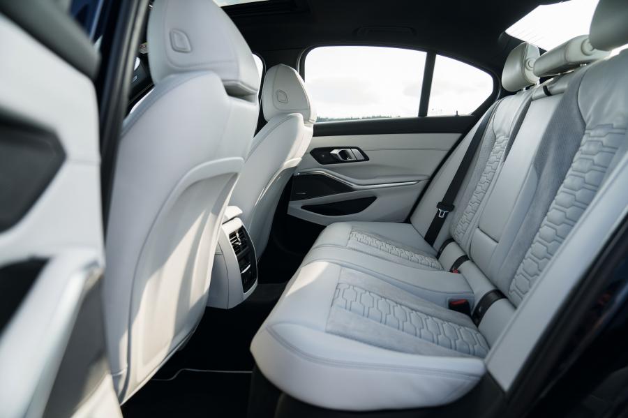 Интерьер Alpina B3 Limousine Allrad (G20) 2019 года  (WW) (фото 20 из 40)